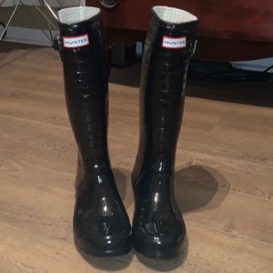 NWOT black Hunter crocodile rain boots!